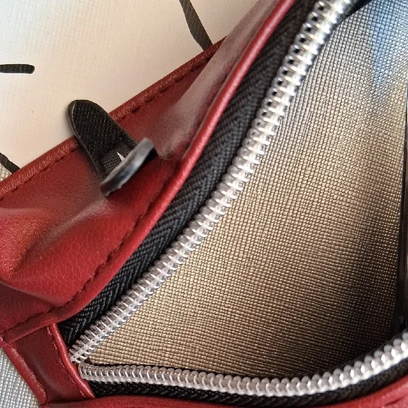 Peanuts Backpack with Black Interior. Exellent Cond. - Picture 12 of 16